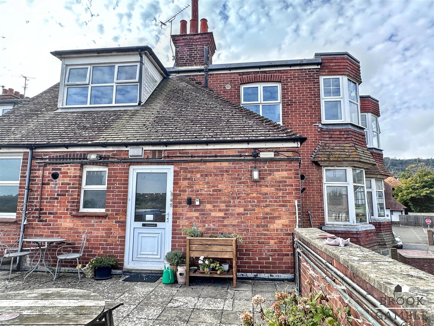 3 Bedroom Flat. Albert Parade in Eastbourne, East Sussex 15